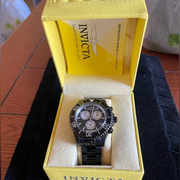 Invicta Pro Divers watch black finish chronograph - Picture 3 of 3